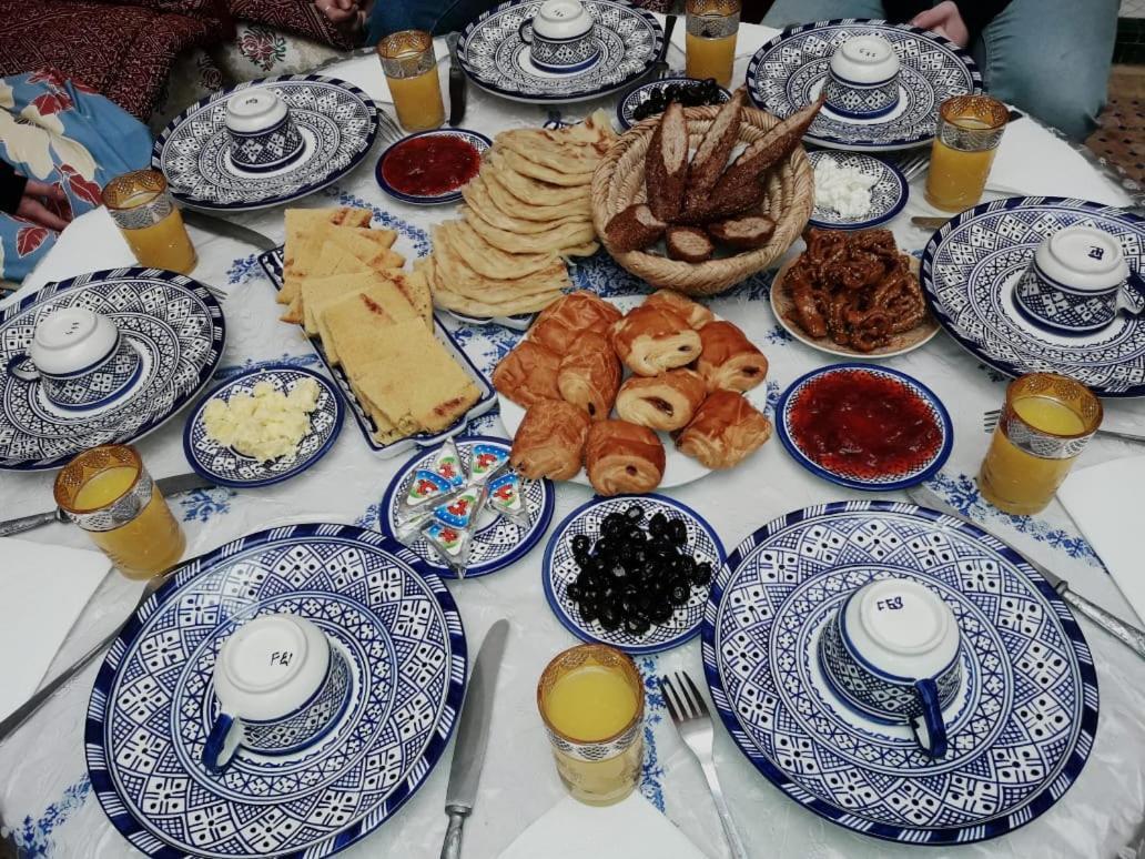 Riad Oumkaltoum Фес Екстериор снимка